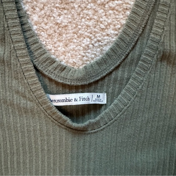 Abercrombie & Fitch Women's Green Ribbed Tank Top - Picture 2 of 3